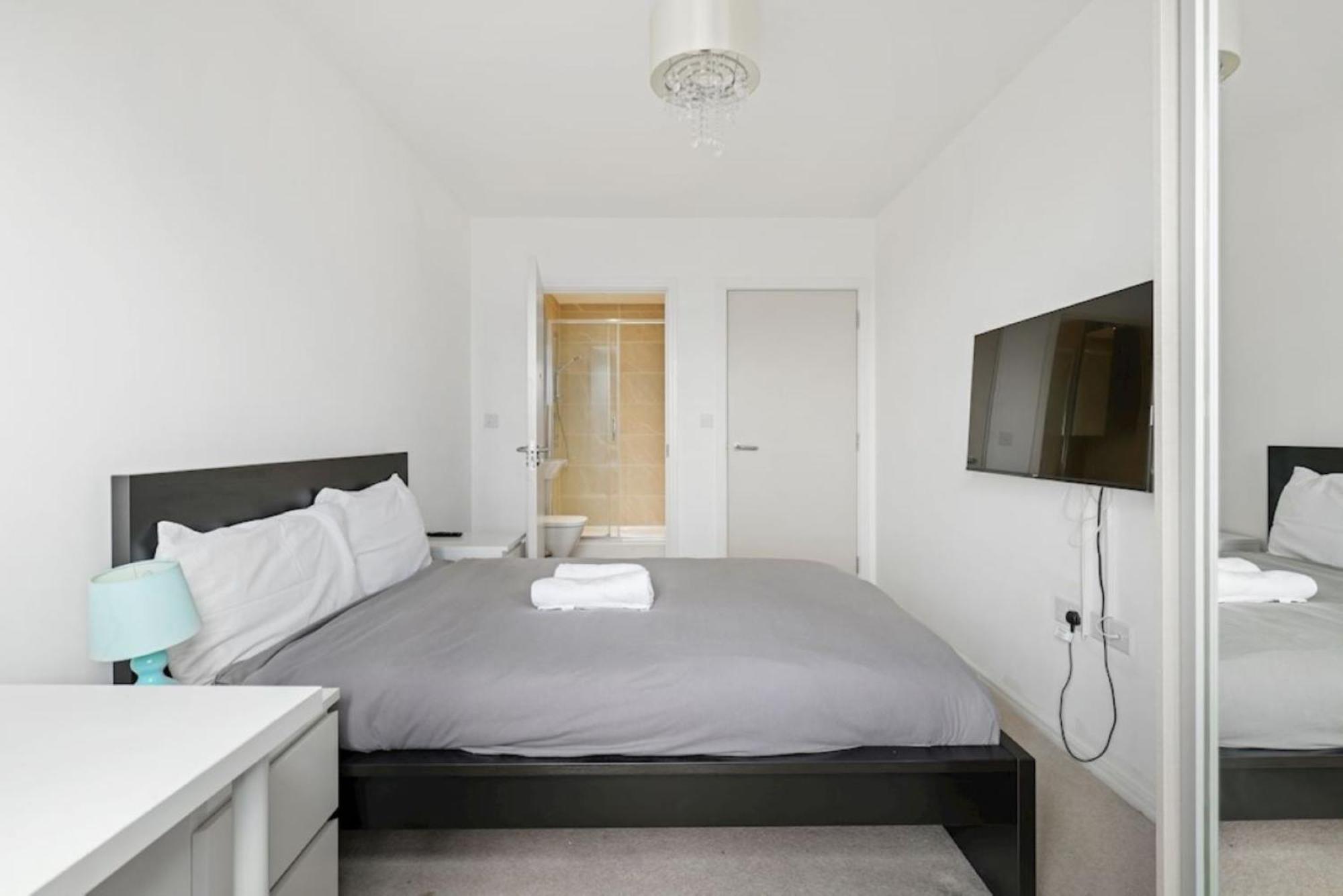 Canning Town 2 Bed Apartment ลอนดอน ภายนอก รูปภาพ